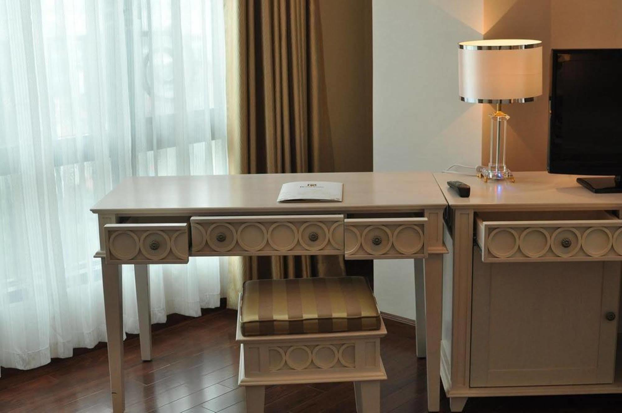 Royal Gate Hotel Hanoi Dış mekan fotoğraf