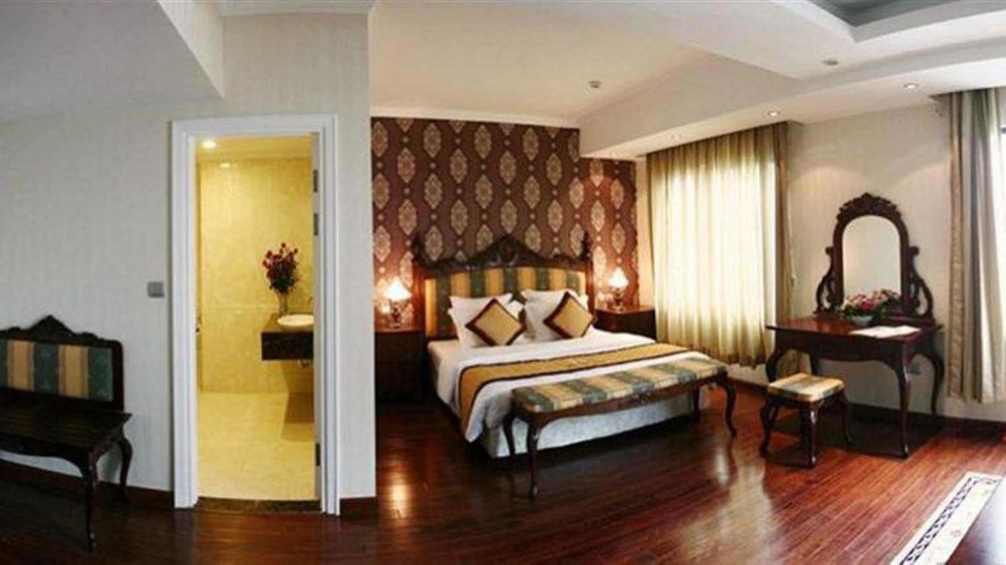 Royal Gate Hotel Hanoi Dış mekan fotoğraf