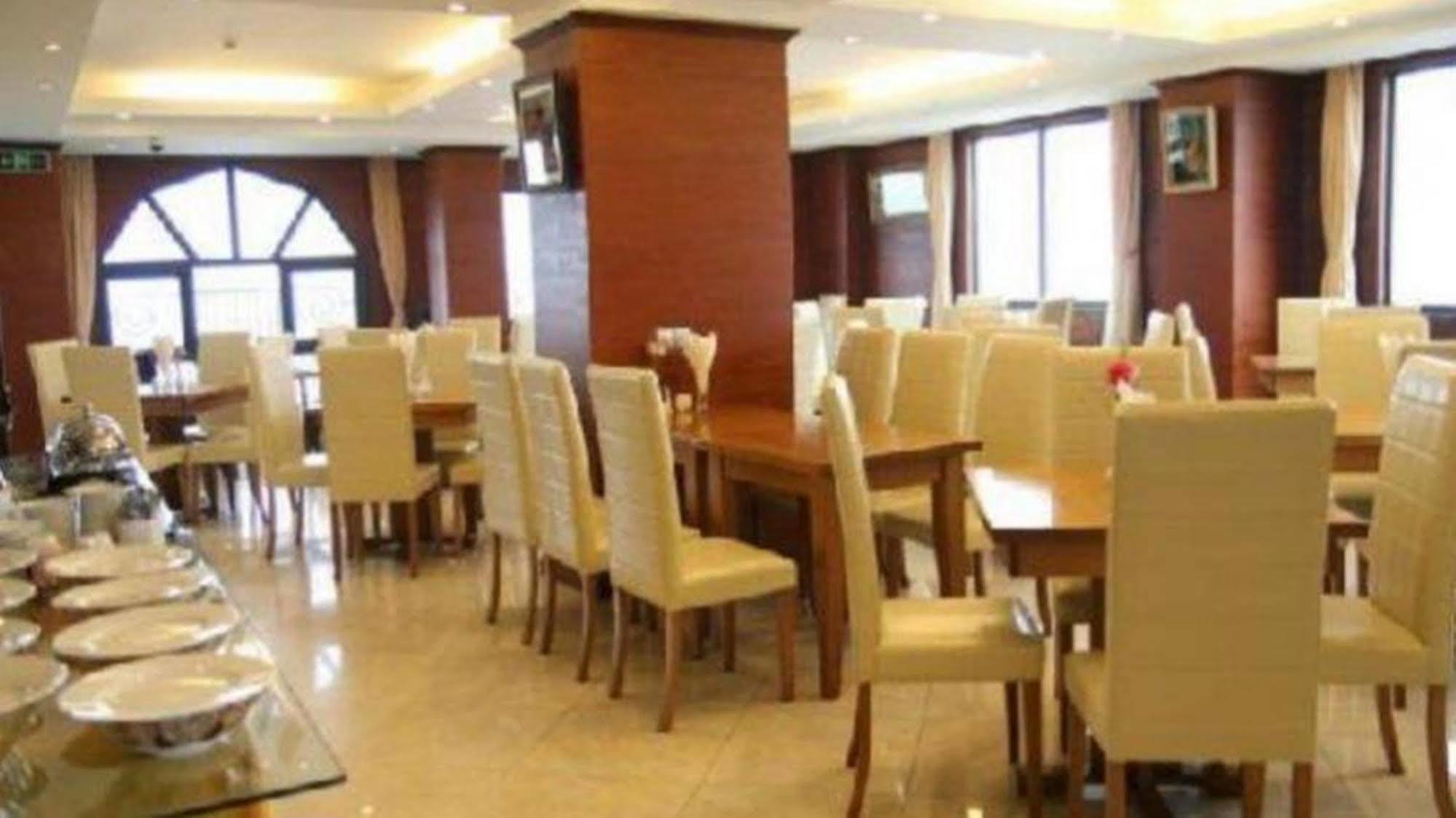 Royal Gate Hotel Hanoi Dış mekan fotoğraf