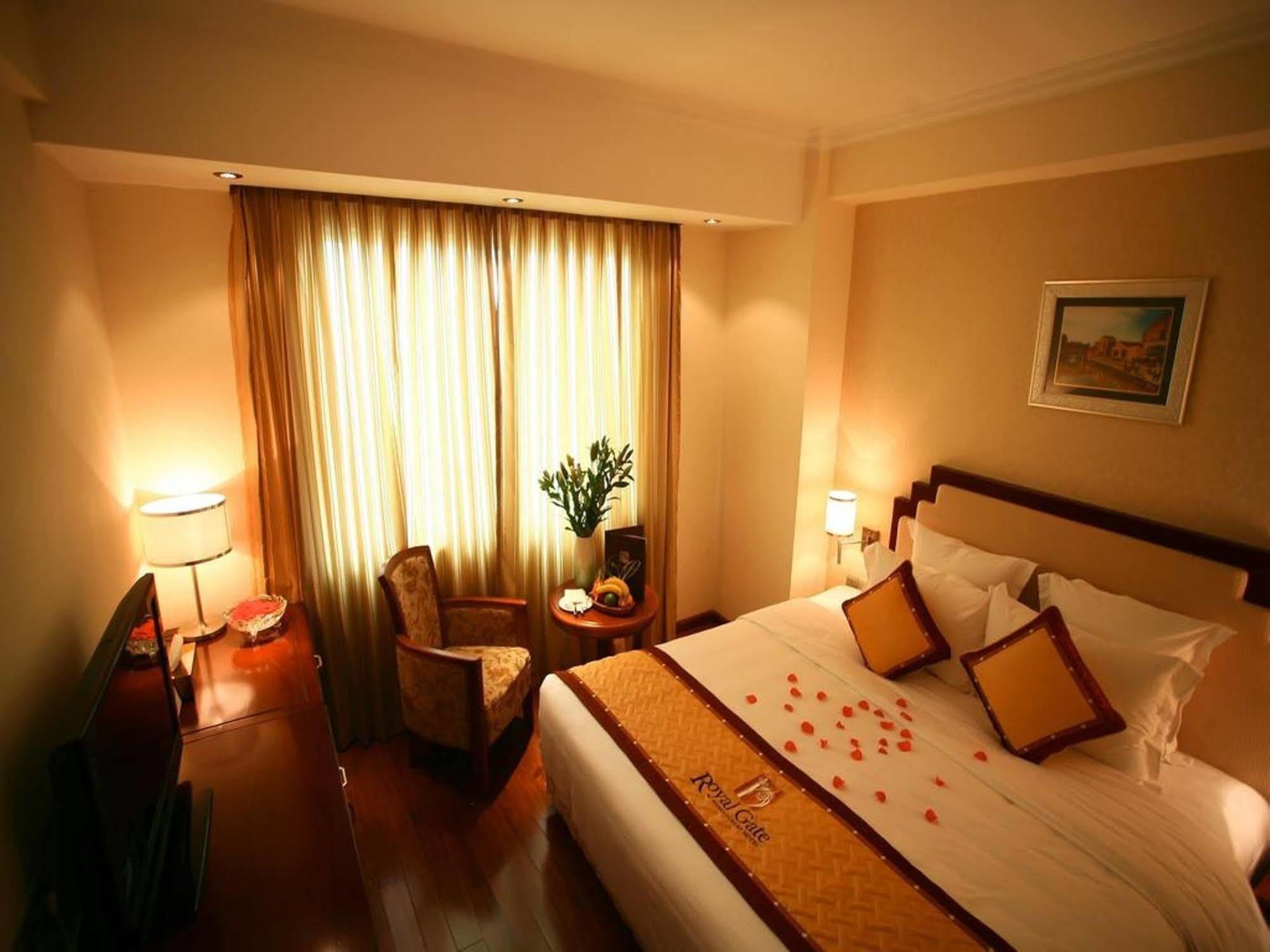 Royal Gate Hotel Hanoi Dış mekan fotoğraf